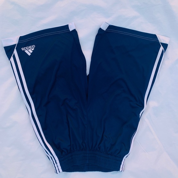 Adidas  means shorts - Picture 2 of 7